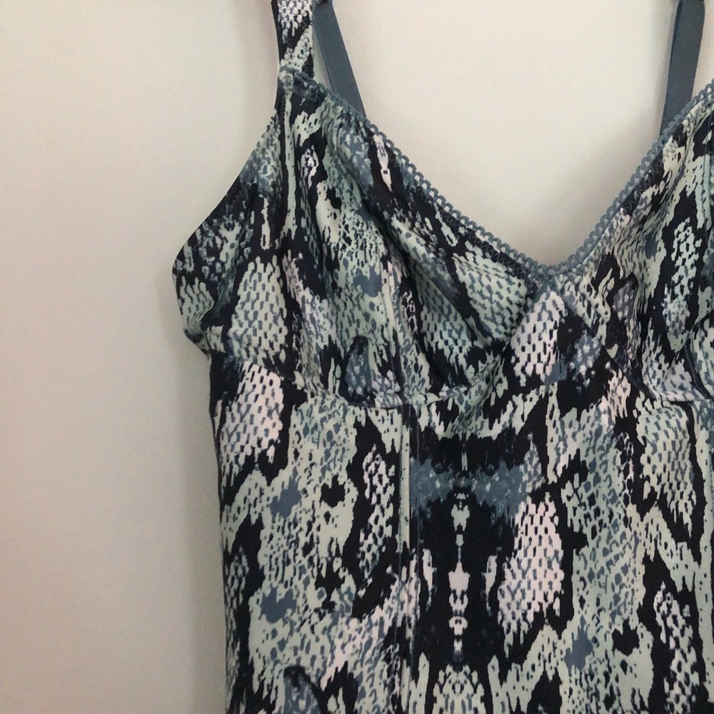 ✨NEW Urban Outfitters Snakeskin Bodysuit - Picture 5 of 13